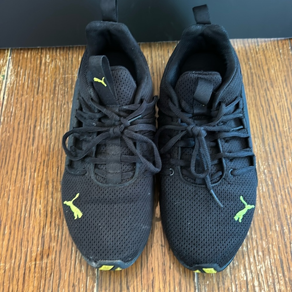 Puma Neon Yellow/Black Sneakers